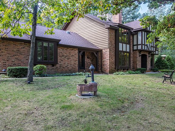 5th image of 21575 W Brentwood Ln