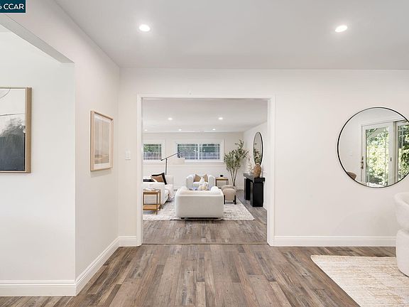 4th image of 48 Kingston Pl