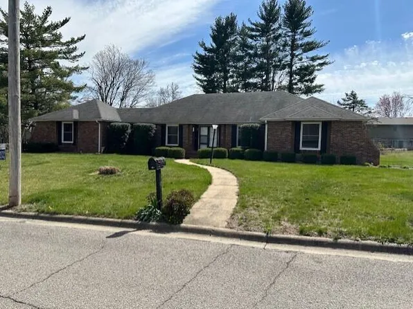 318 E Mission St, Marshall, MO 65340