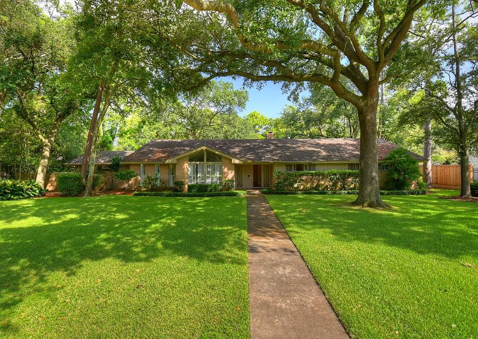 1st image of 11406 S Chestwood Dr