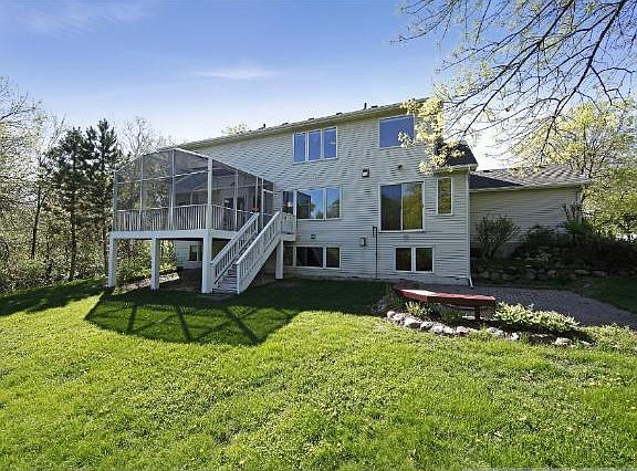 2nd image of 748 Meadowood Dr