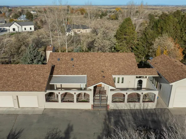 4065 N Canyon Ridge Dr, Twin Falls, ID 83301