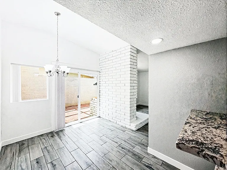 4202 N 27th St #11 — Photo 13