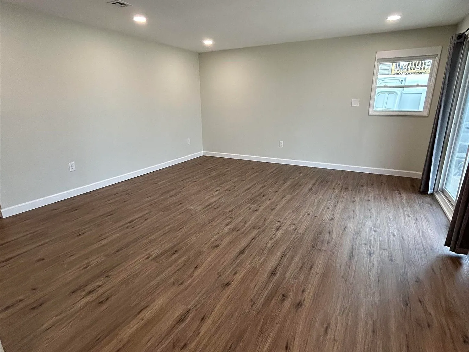 3 bed, 2.0 bath, $2,500 — Photo 3
