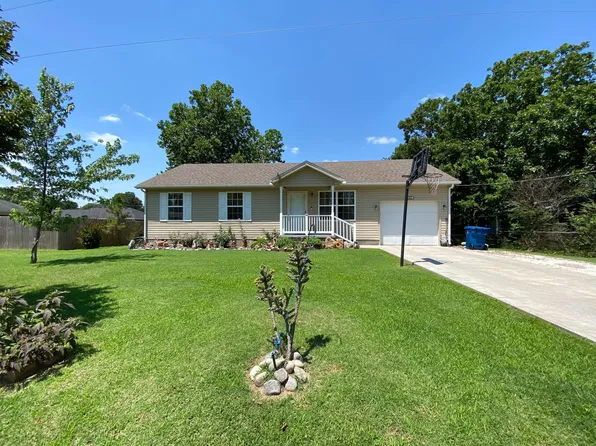104 Schimm Circle Drive, Carl Junction, MO 64834