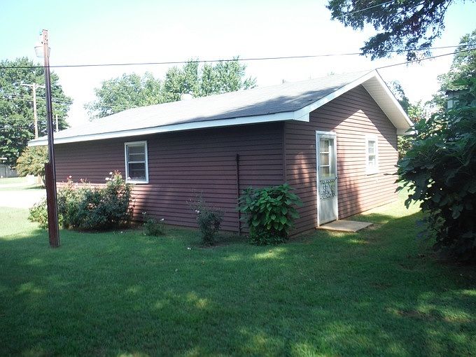 2nd image of 703 Ford Ave