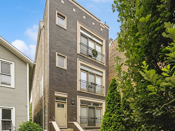 2nd image of 820 N Paulina St #1R