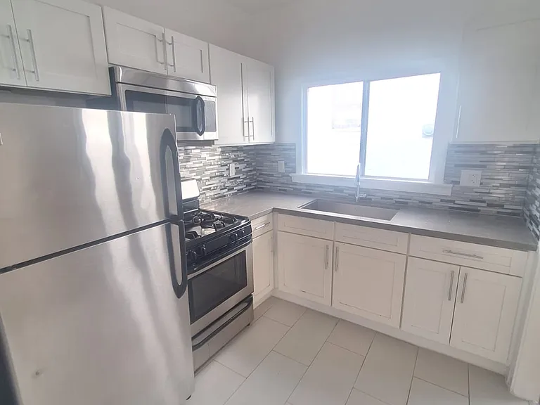 511 Rampart — Photo 8