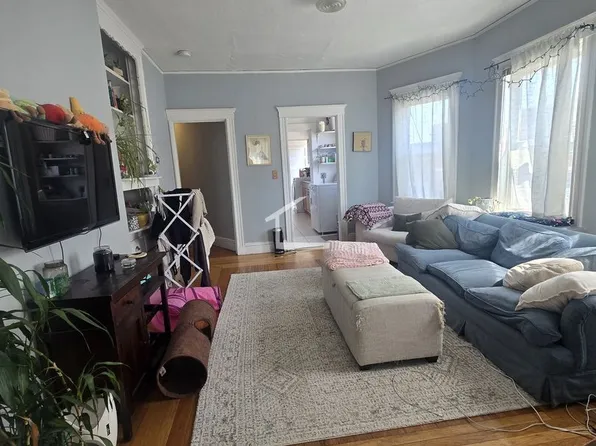 206 Kelton St #2, Allston, MA 02134