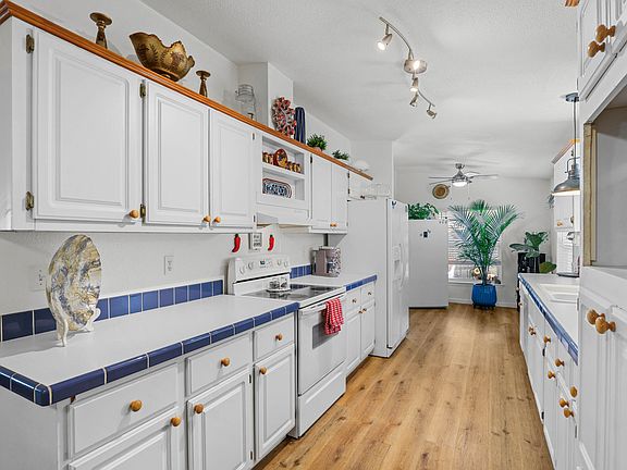 5th image of 8401 Old Stage Rd Unit 54
