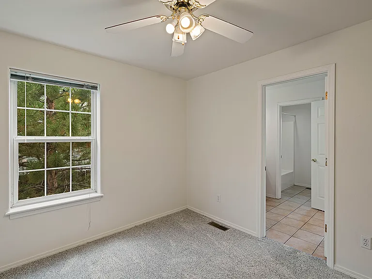 606 Valentine Dr — Photo 19