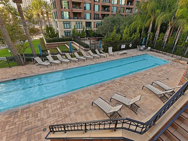 500 W Harbor Dr #1020 — Photo 32