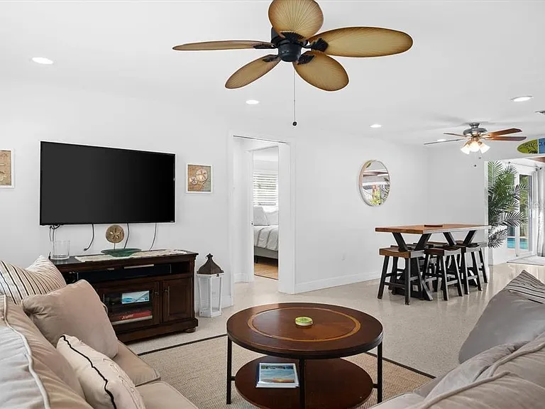 327 Avenida Milano — Photo 9