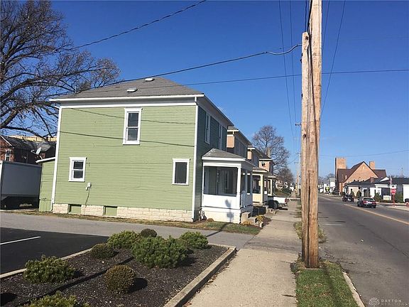 5th image of 218 N College St