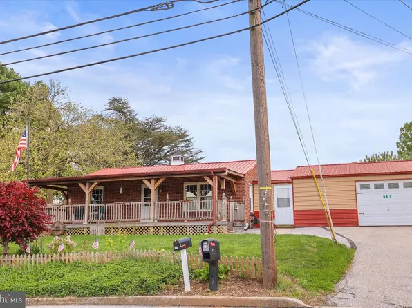 230 W Ore St, Seven Valleys, PA 17360
