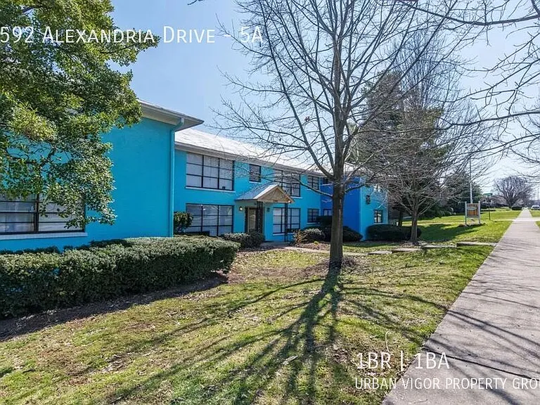 1592 Alexandria Dr #5A — Photo 3