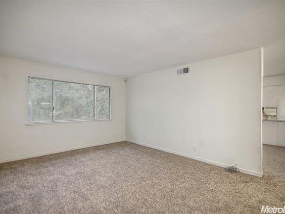 5th image of 7916 Grandstaff Dr