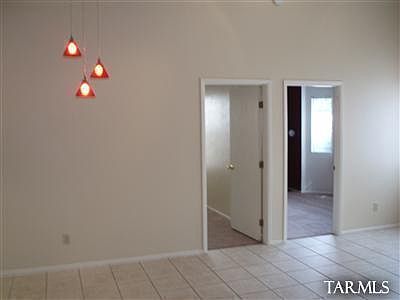 5th image of 1360 N Culpepper Ave