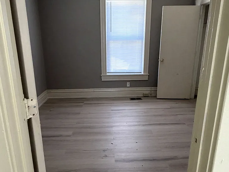 335 N Lawndale Ave — Photo 5