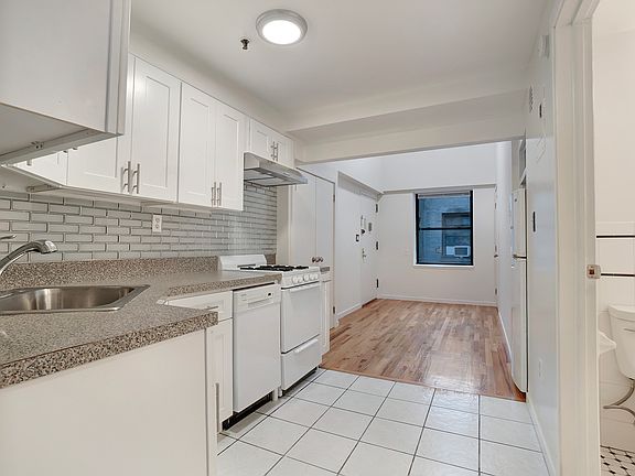 3rd image of 114 E 28th St #7B