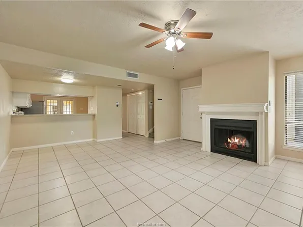 932 Navidad St, Bryan, TX 77801