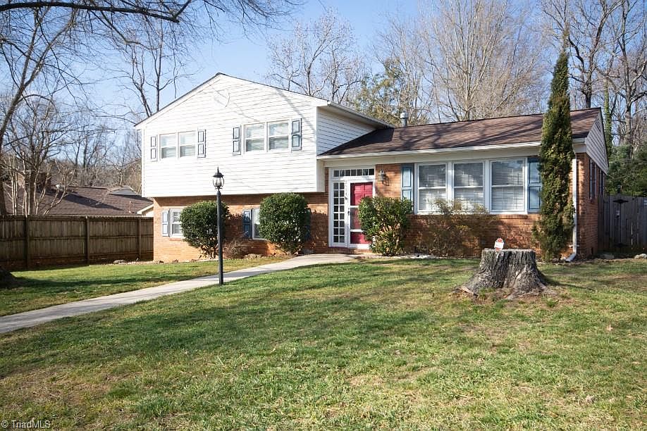 1st image of 2604 Fernwood Dr