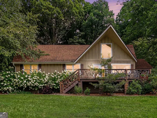 146 Chalet Village Ln, Dillard, GA 30537
