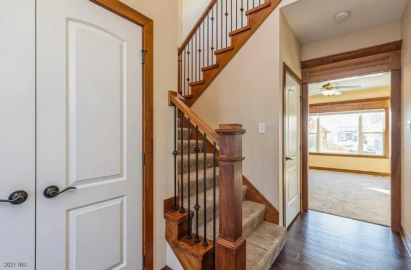 4 bed, 2.5 bath, 2305 sqft, $2,995 — Photo 4