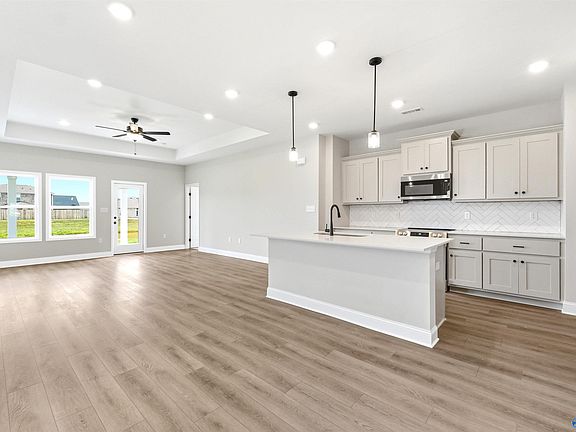 3rd image of 208 Irish Hill Dr