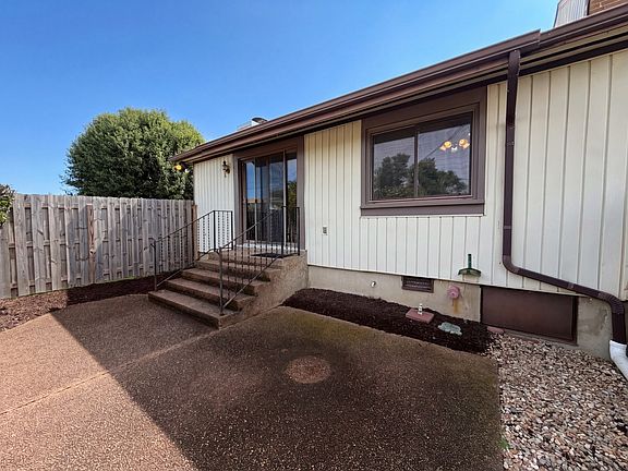 5th image of 1014 Heritage Dr