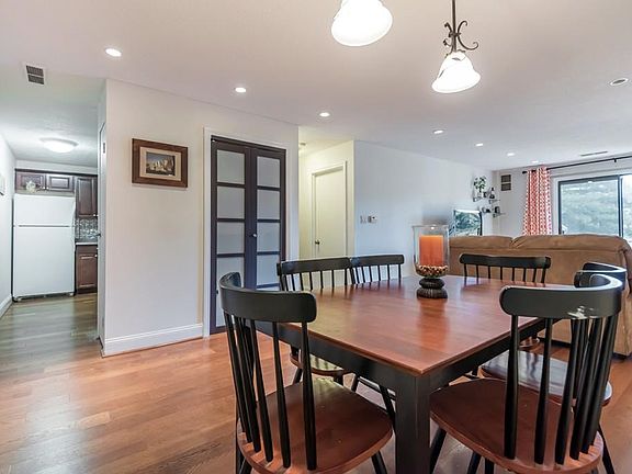 4th image of 5 Greenbriar Dr APT 205