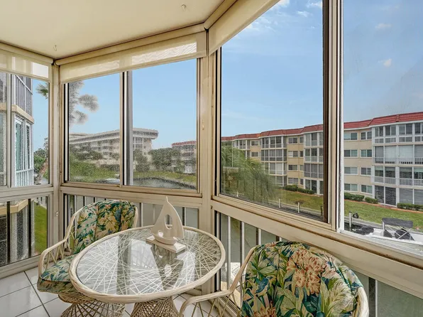 1250 N Portofino Dr APT 305, Sarasota, FL 34242