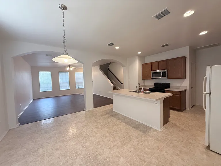 5440 Avery Ln — Photo 9