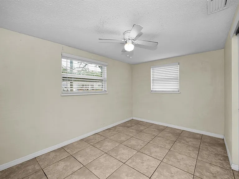 Country Club Dr — Photo 13