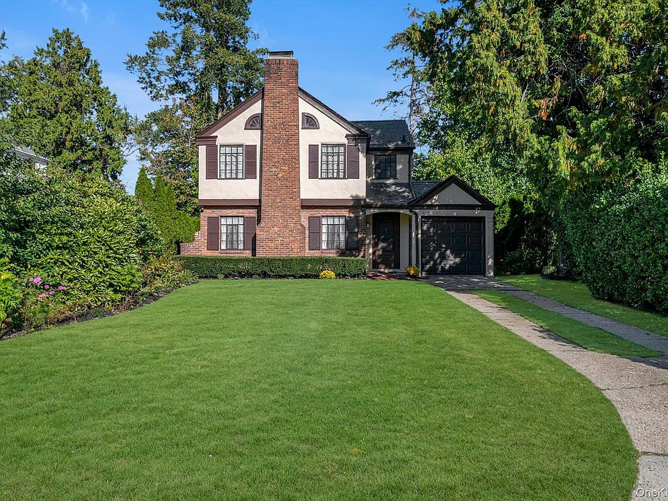 1st image of 23 Stonehenge Road