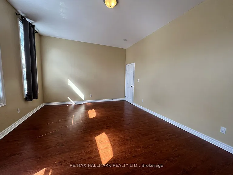 374 Dundas St E #2 — Photo 17