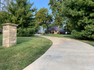 4018 N River Blvd, Sugar Creek, MO 64050