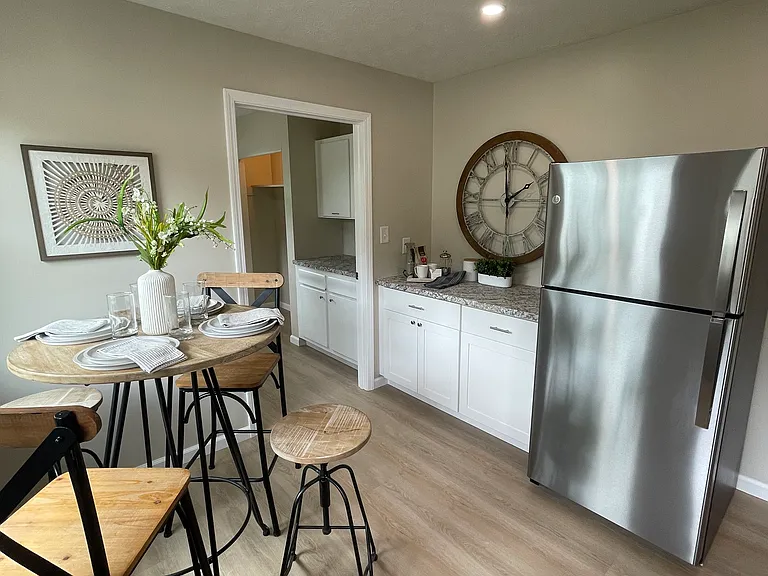 339 W Main St — Photo 10
