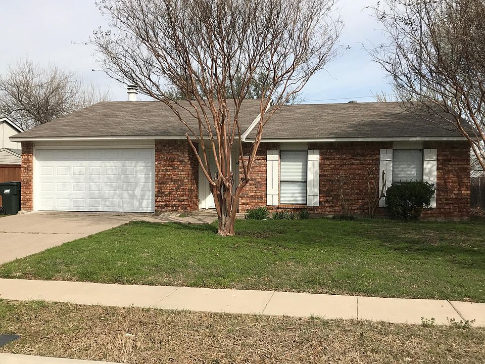 1st image of 4824 Woodruff Dr