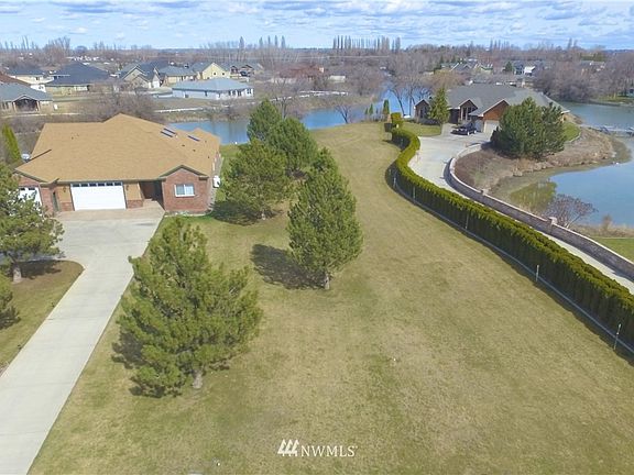 3rd image of 610 S Lupine Drive