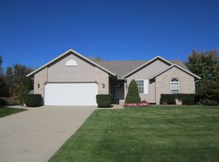 2127 Arbor Trl NW, Grand Rapids, MI 49534