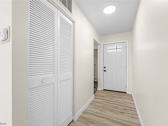 4th image of 34297 W Point Dr