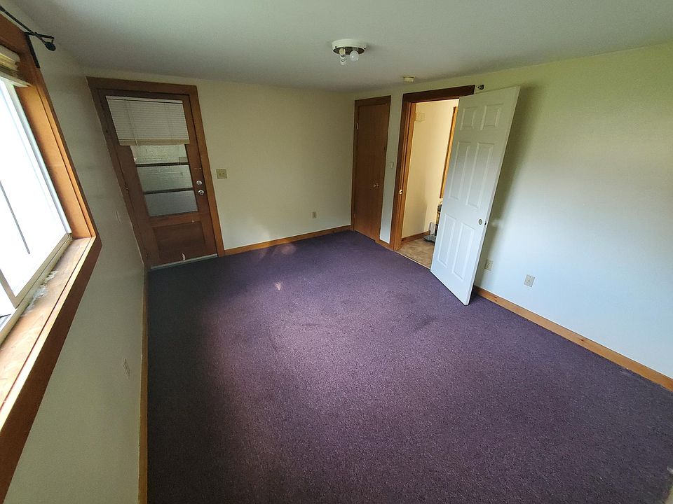 2nd image of 246 William St #1R