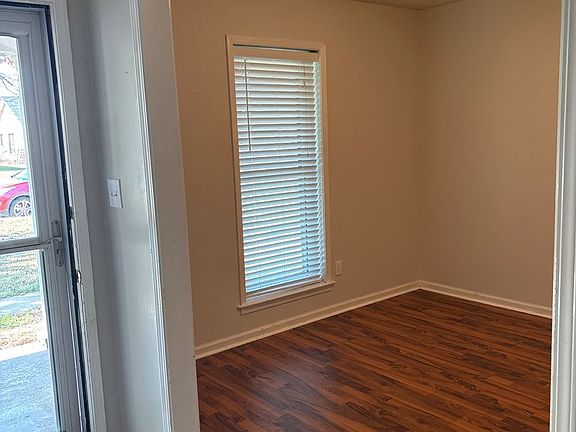 4th image of 7105 Bentley Ct