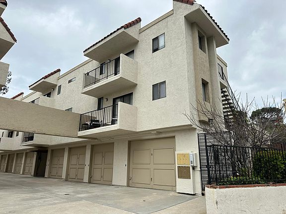 3rd image of 3280 Reynard Way APT 6