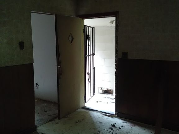 5th image of 1527 N 49th St