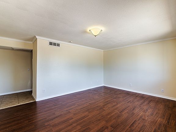 4th image of 2140 E Violet Dr