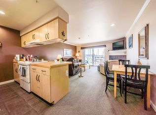 890 SE Bay Blvd #102, Newport, OR