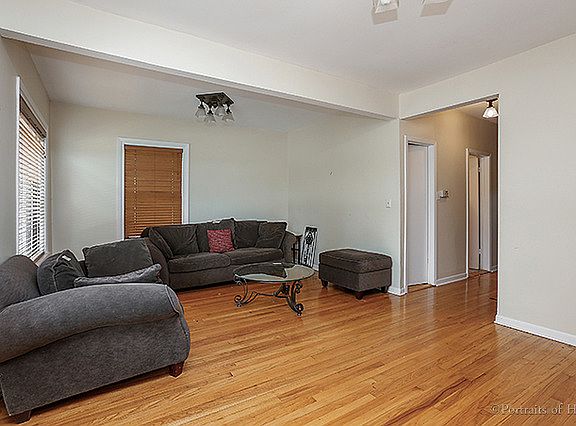 4th image of 1025 S Lombard Ave