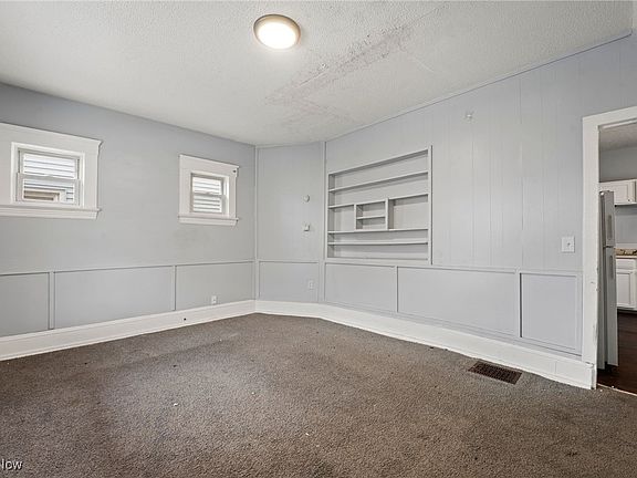 5th image of 1563 W 102nd St